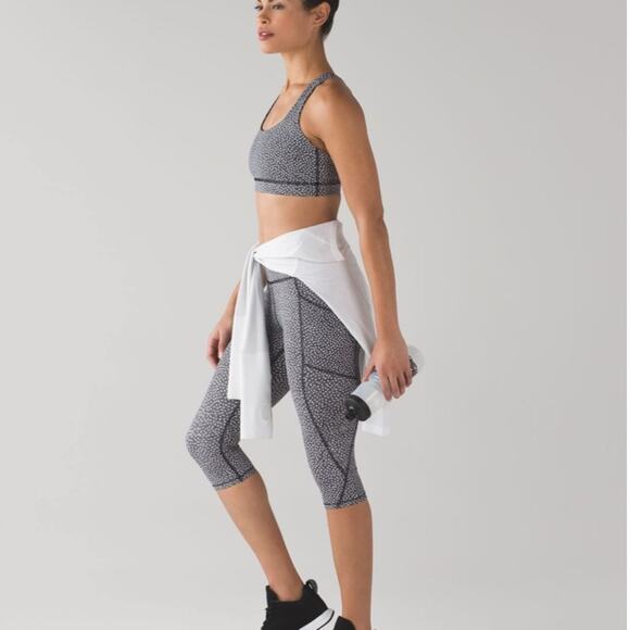 Lululemon Tight Stuff Crop II (15") SZ 4 - Picture 14 of 14